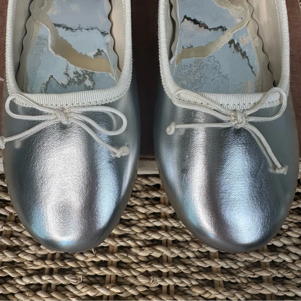 Crewcuts Girl's Strappy Ballet Flats Shinny Silver Sz K2 NWOB